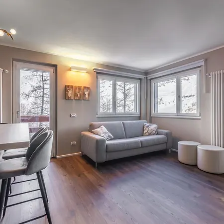 Sulle Piste A Cervinia Con Parcheggio 布勒伊-切尔维尼亚